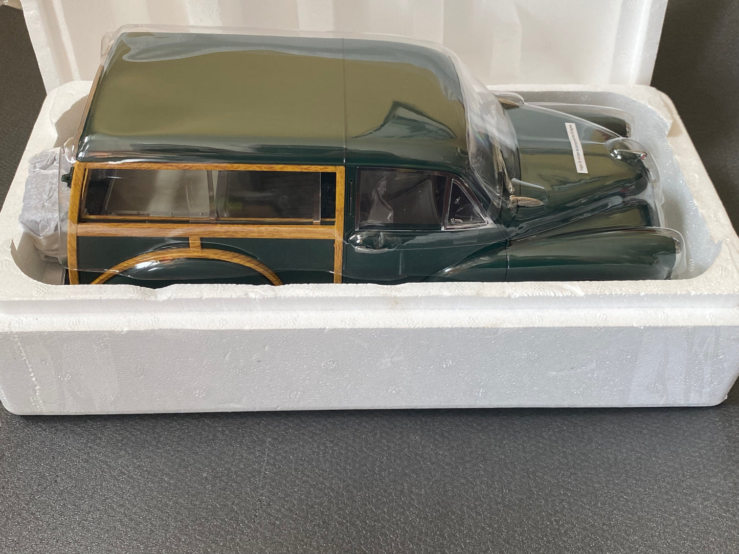 Morris Minor Traveller 1956 Dunkelgrün Dark Green SunStar 4791 Neu in OVP new in box 1:12