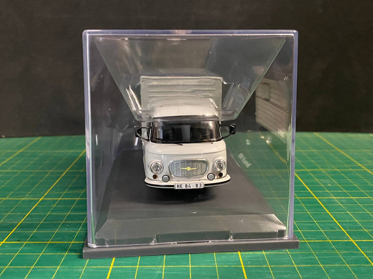 Barkas B 1000 + Figur DDR Staatssicherheit Stasi Schuco 450060500 Neu in OVP 1:43