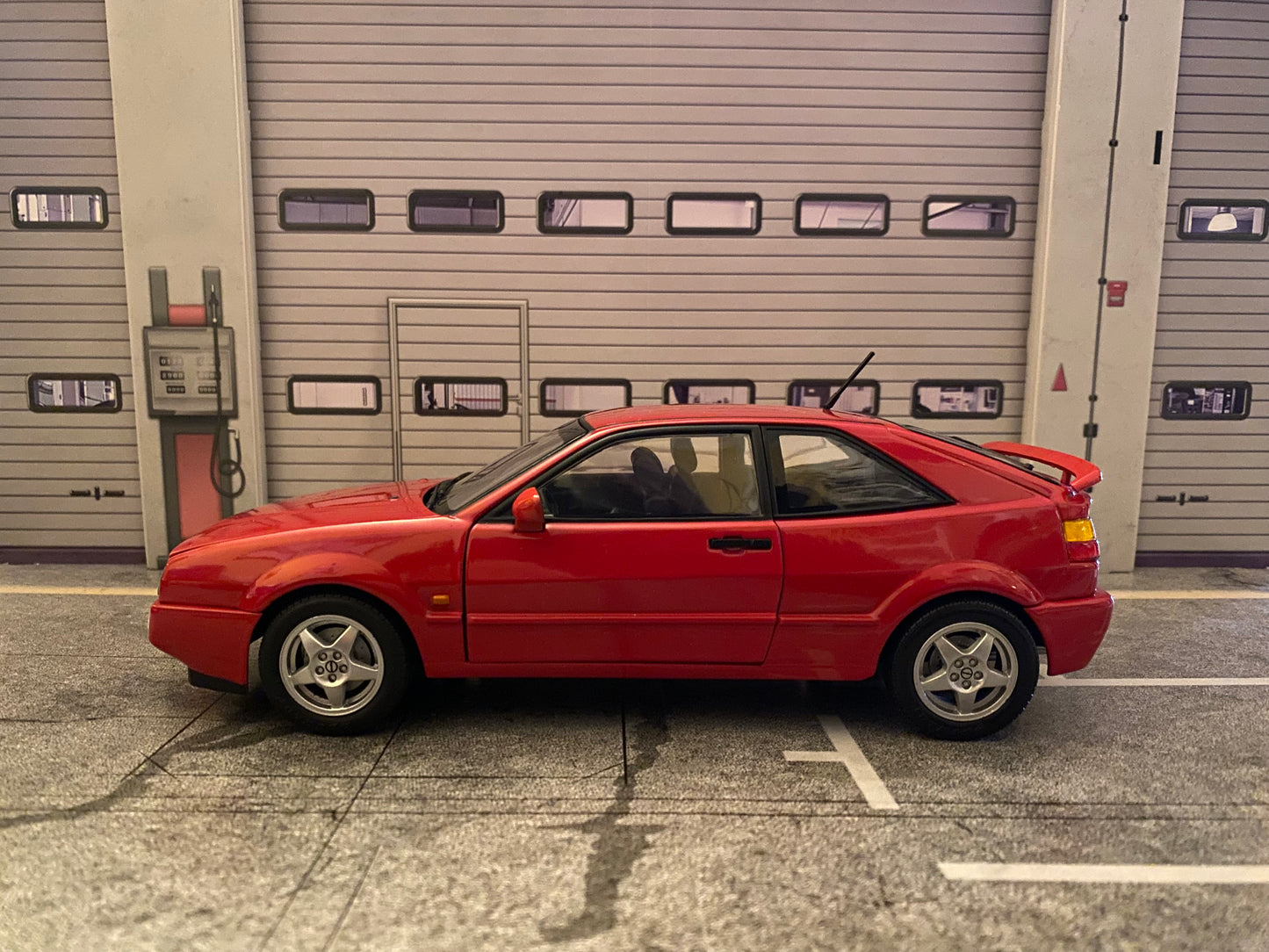 VW Corrado VR6 1992 Rot Red Revell 08877 9092 1:18