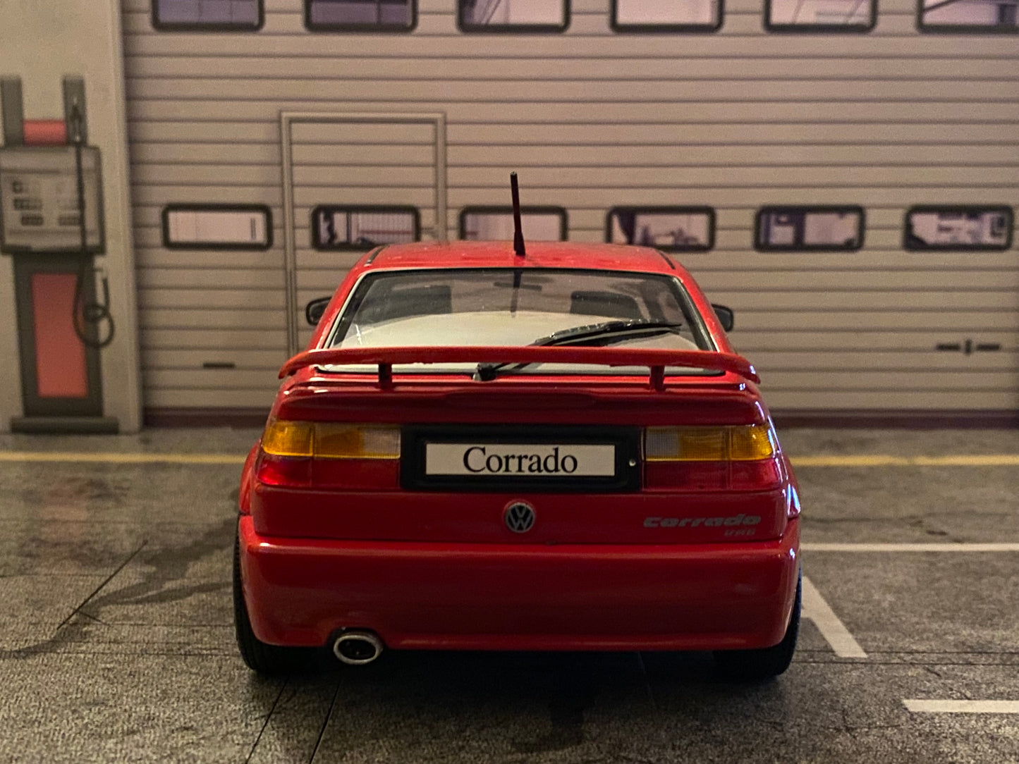 VW Corrado VR6 1992 Rot Red Revell 08877 9092 1:18