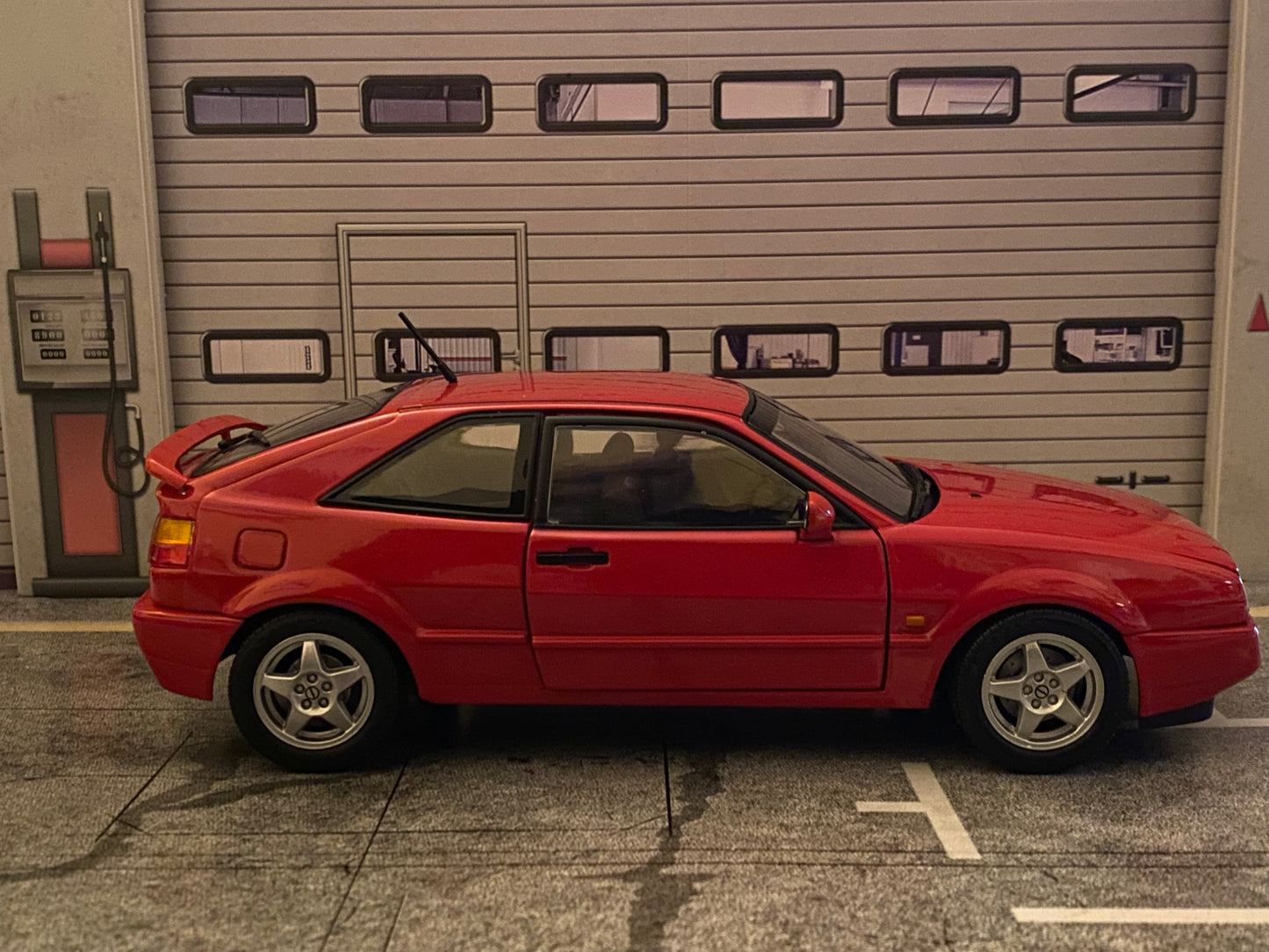 VW Corrado VR6 1992 Rot Red Revell 08877 9092 1:18