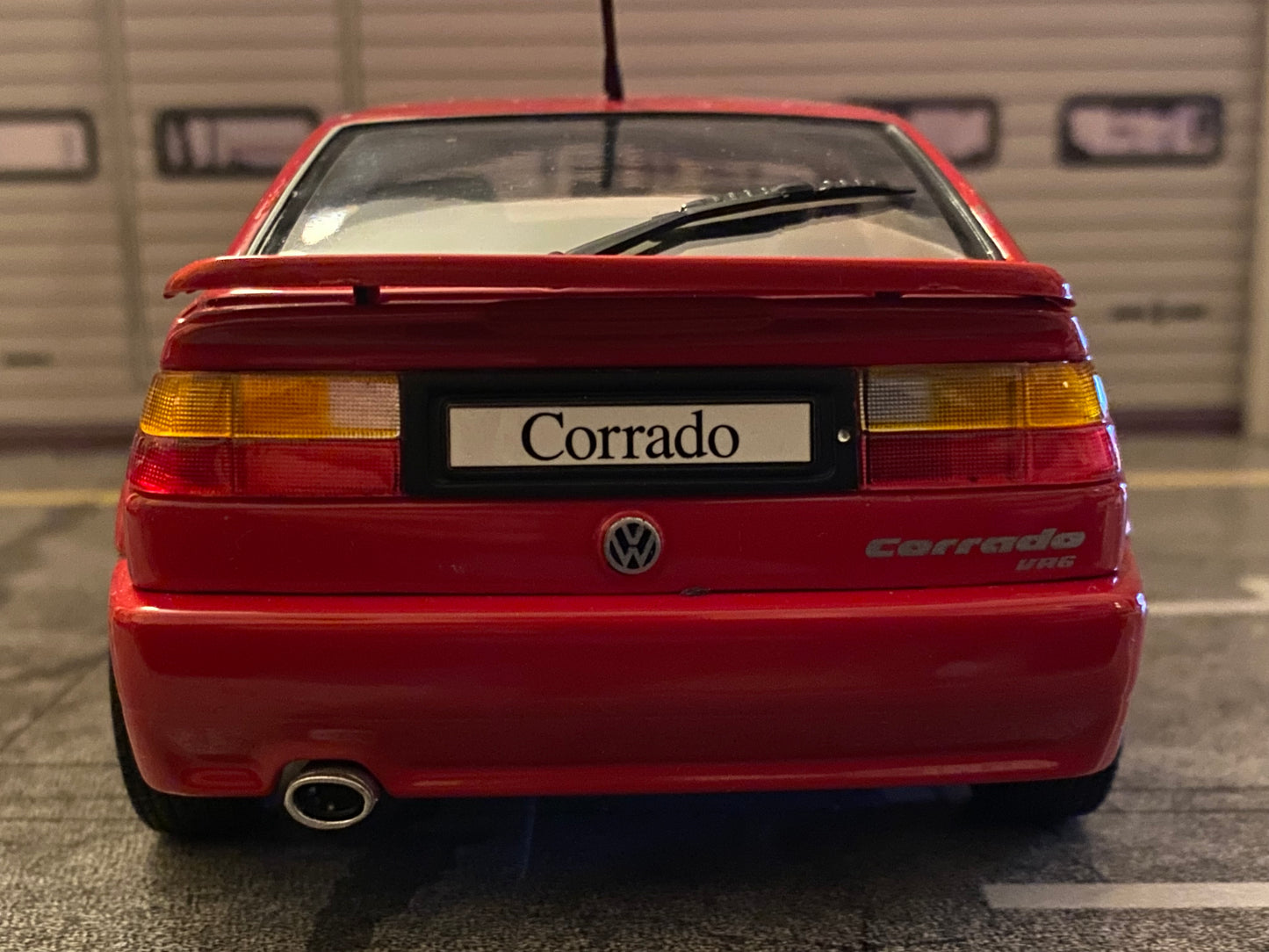 VW Corrado VR6 1992 Rot Red Revell 08877 9092 1:18