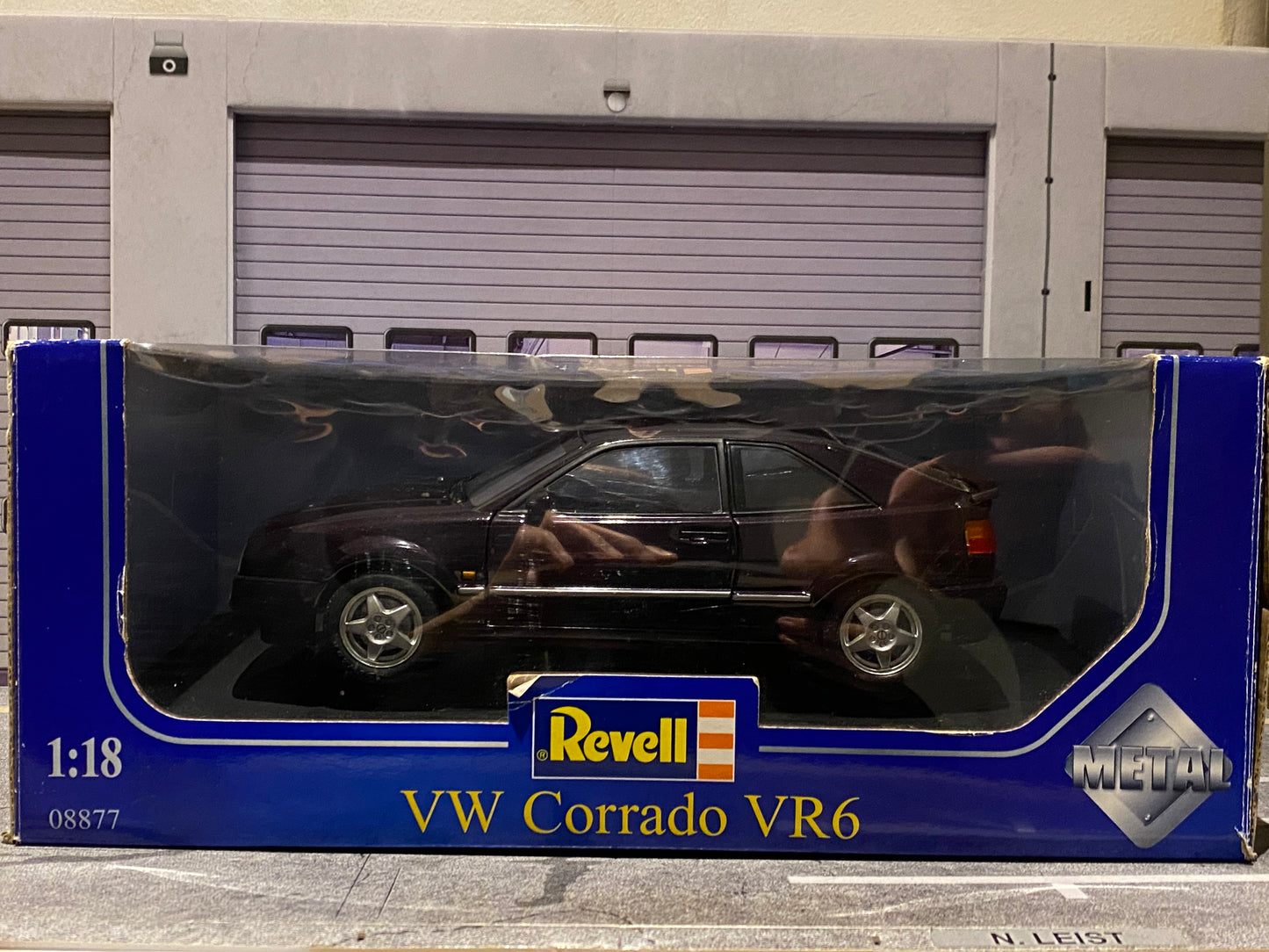 VW Corrado VR6 1992 Dark Burgundy Revell 08877 1:18