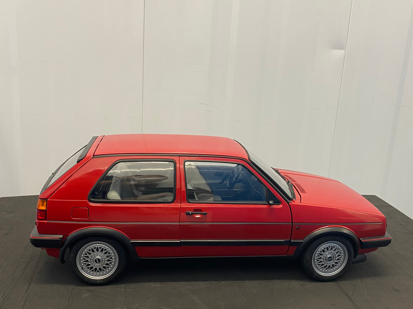 VW Golf 2 GTI Typ 19E mit BBS Felgen fertig montiert mit Mängeln Metall Hachette 1:8