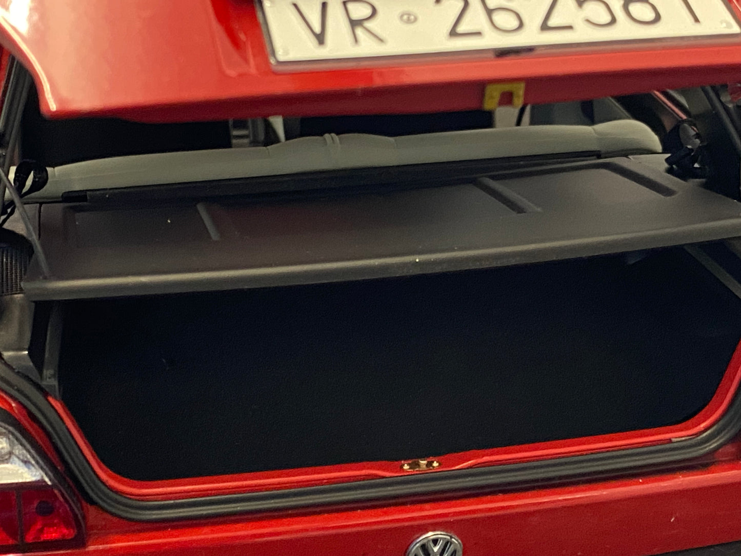 VW Golf 2 GTI Typ 19E mit BBS Felgen fertig montiert mit Mängeln Metall Hachette 1:8