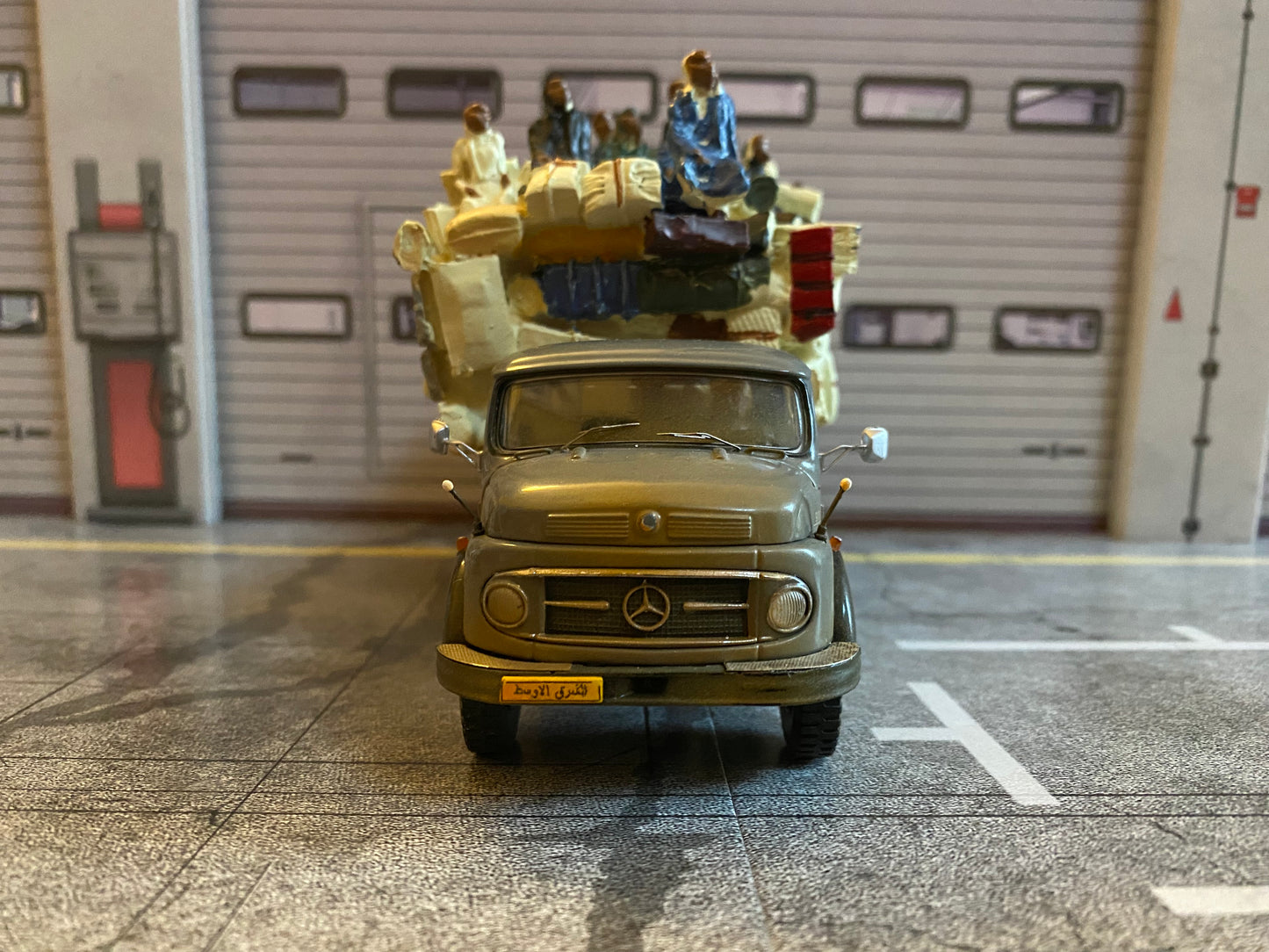 Mercedes Benz LA911 Ténéré "Wüstentaxi" Premium ClassiXXs Lkw 1:43