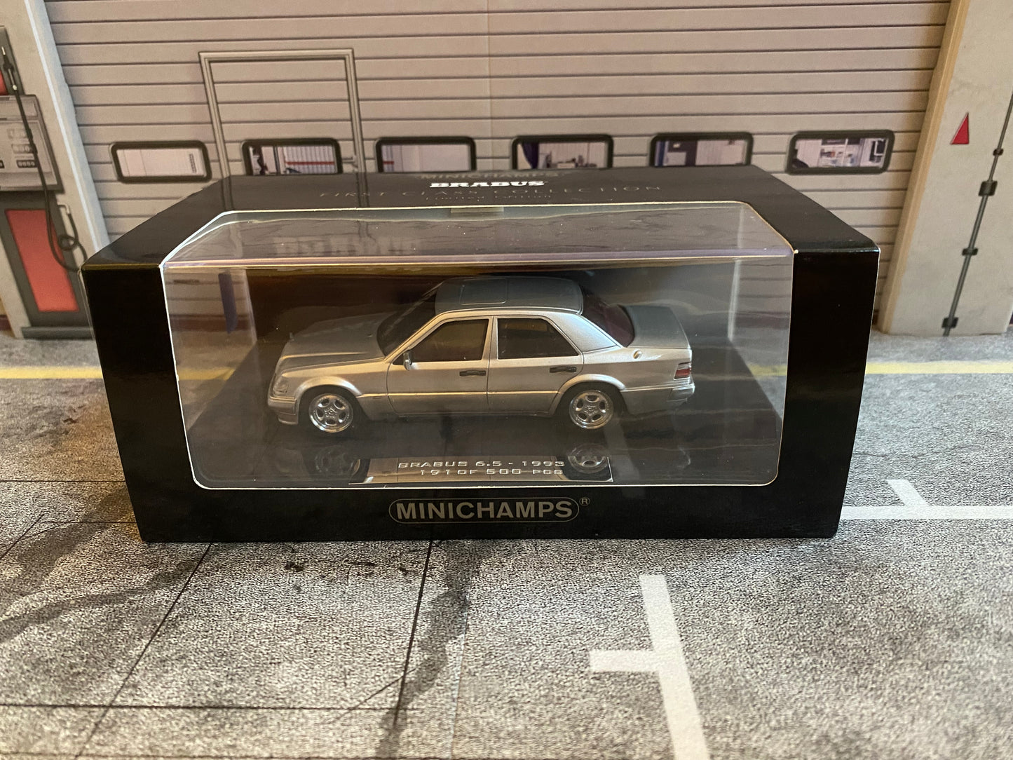 Mercedes Benz BRABUS 500E 6.5 – 1989 – SILVER L.E. 500 pcs. Minichamps 1:43