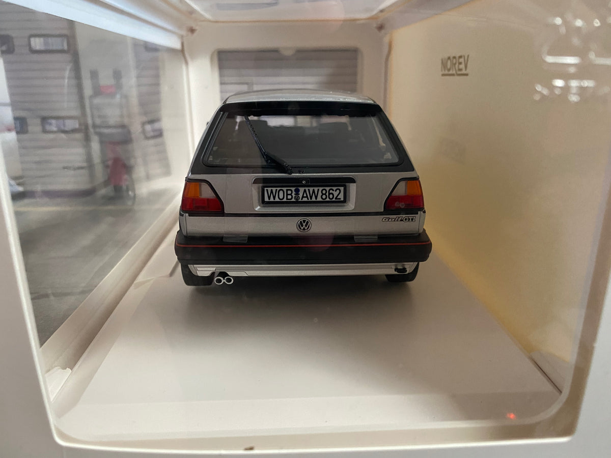 VW Golf 2 GTI (1989) 19E Diamant Silber Norev Neu in OVP 1:18