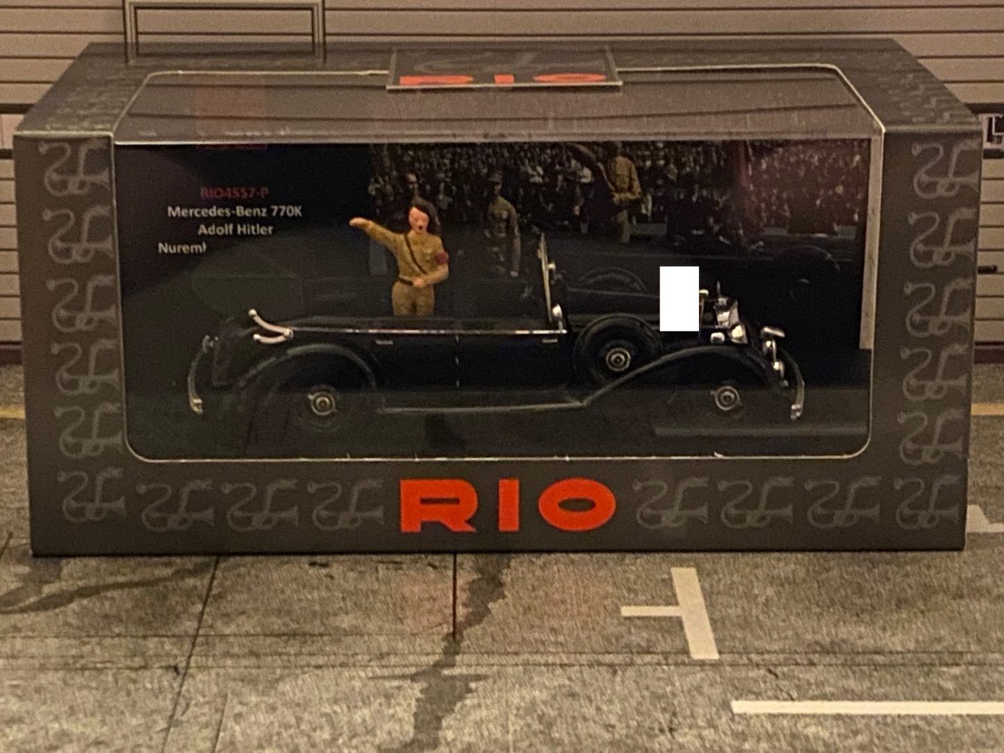 Mercedes Benz 770K 1938 Nürnberg with figure RIO-Models used/defect in box 1:43