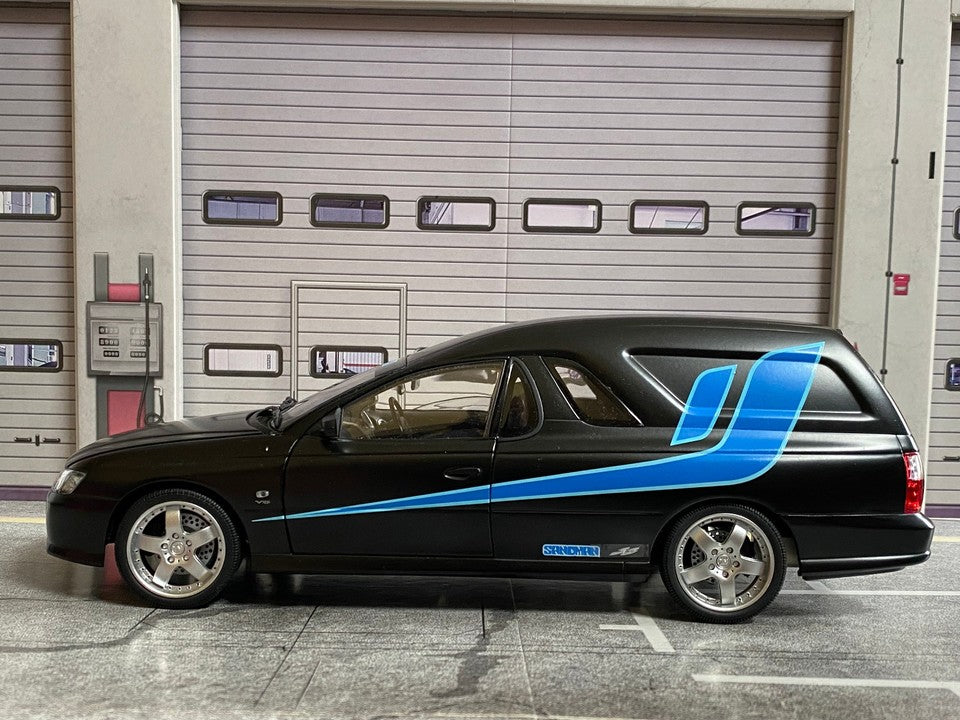 Holden VY SS Custom Sandman EXPO 2013 Satin Black Classic Carlectables 1:18