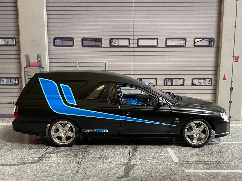 Holden VY SS Custom Sandman EXPO 2013 Satin Black Classic Carlectables 1:18