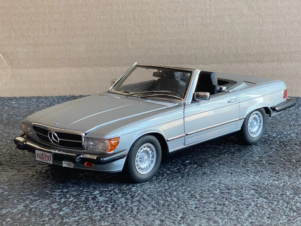 Mercedes Benz 300 SL 450 silber R107 Umbau US-Version Rick´s SL aus Magnum 1:18
