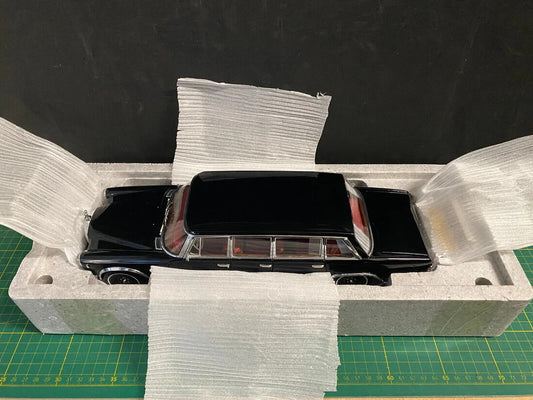 Mercedes Benz 600 Pullman W100 schwarz M200 CMC 1:18