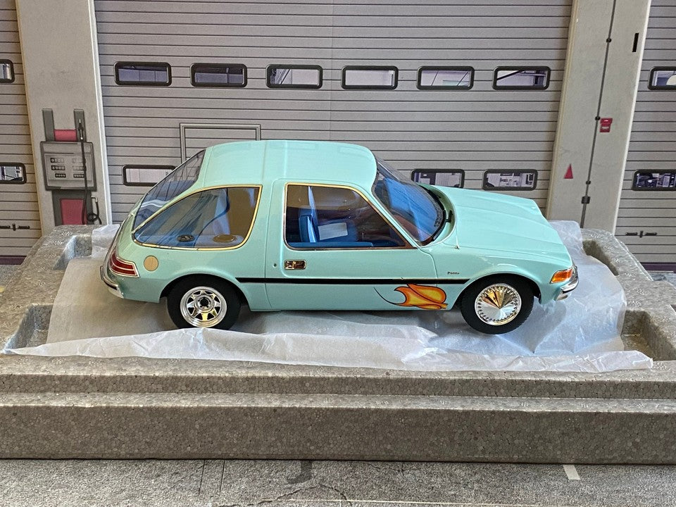 AMC Pacer Mirth Mobile Wayne´s World Neu in OVP new in box 1:18