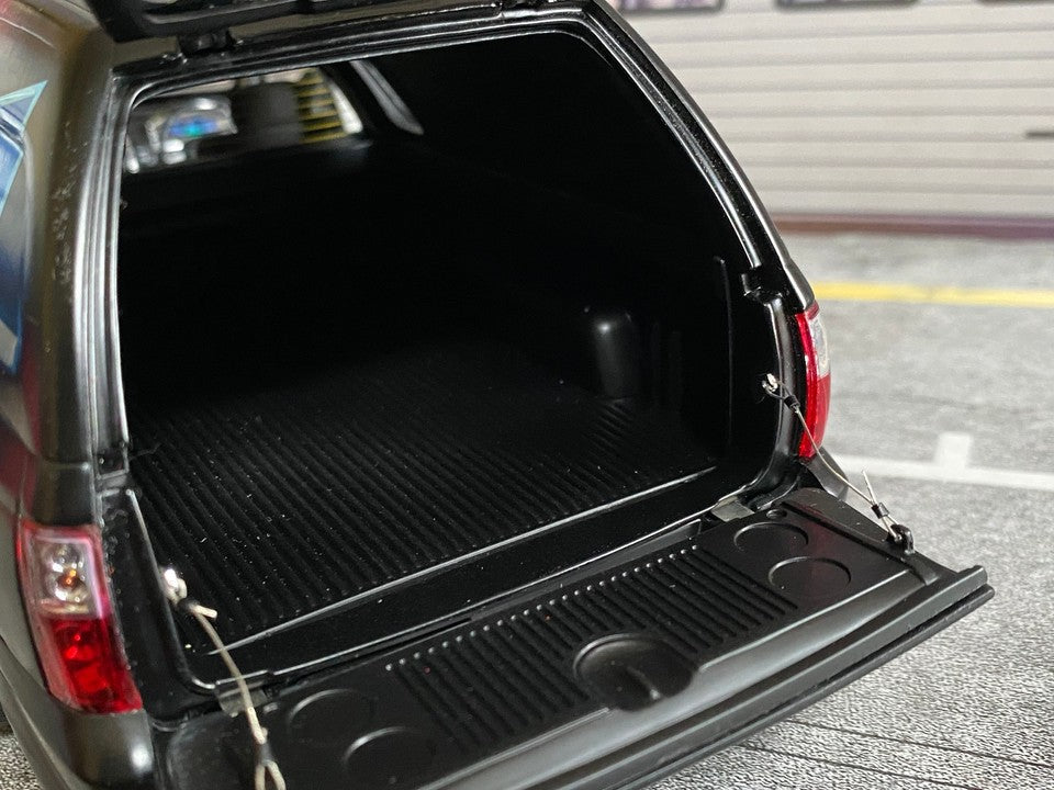 Holden VY SS Custom Sandman EXPO 2013 Satin Black Classic Carlectables 1:18