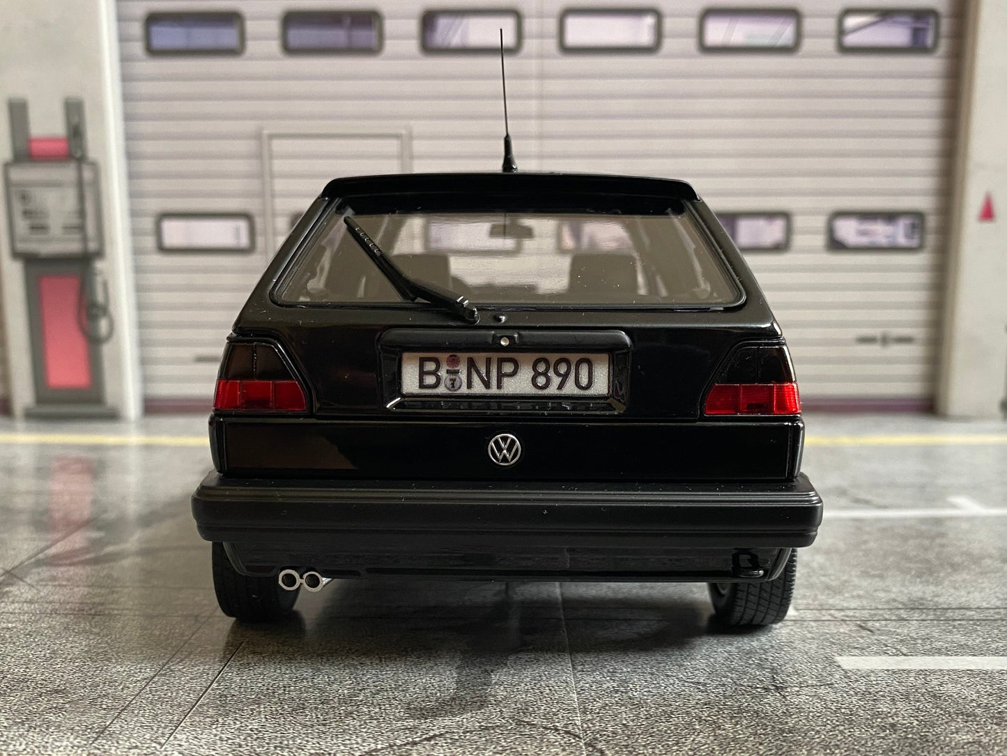 VW Golf 2 GTI G60 DigiFiz Typ 19E 1989 II Schwarz metallic Tuning Diorama Umbau 1:18