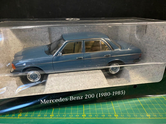 Mercedes Benz 200 Chinablau W123 B66040675 Norev Neu in OVP 1:18