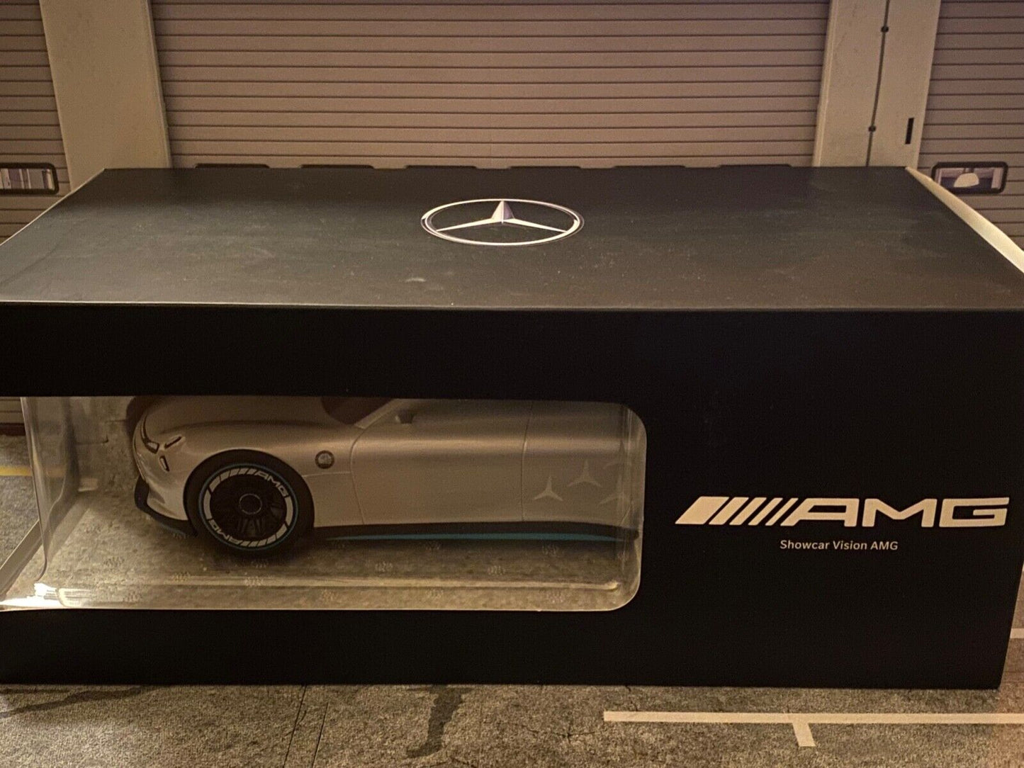 Mercedes Benz Showcar VISION AMG Dealer Edition 1 of 1000 Neu in OVP NZG 1:18