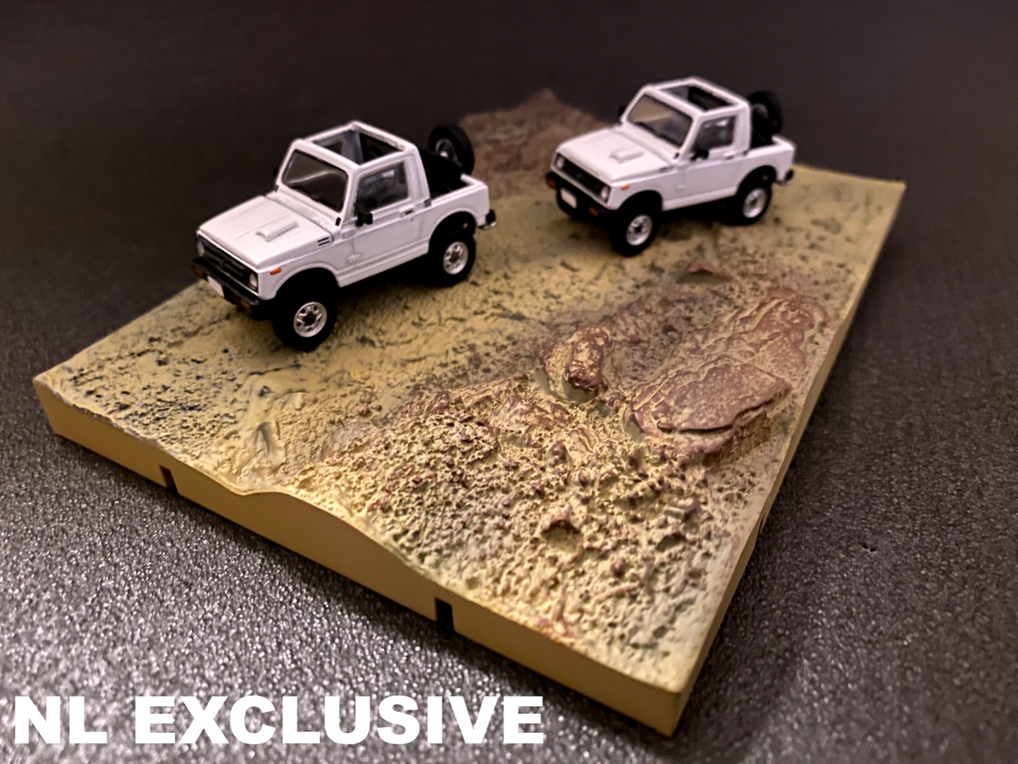 Jeep Safari Mallorca 90er Jahre Diorama mit 2x Suzuki SJ11 Samurai Jimny 1:64
