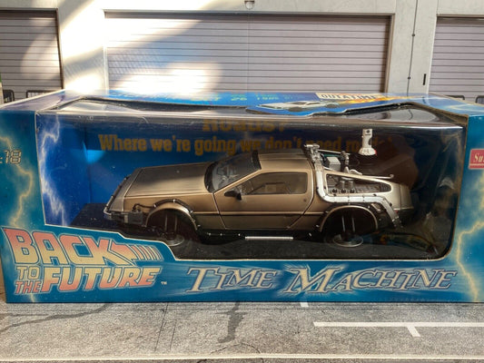 DeLorean BACK TO THE FUTURE BTTF Zurück in die Zukunft Teil 2 Sun Star 2710 1:18