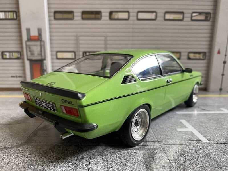 Opel Kadett C Coupe mit Schiebedach GLOW IN THE DARK "1of1" Tuning Umbau 1:18