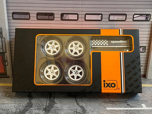 Kompletträdersatz Speedline Corse Felgen + Regal Tuning Diorama IXO 1:18