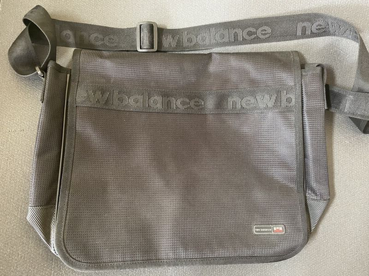 New Balance Messenger Bag Schultertasche Tasche ca. 40cmx30cmx10cm VINTAGE Neu