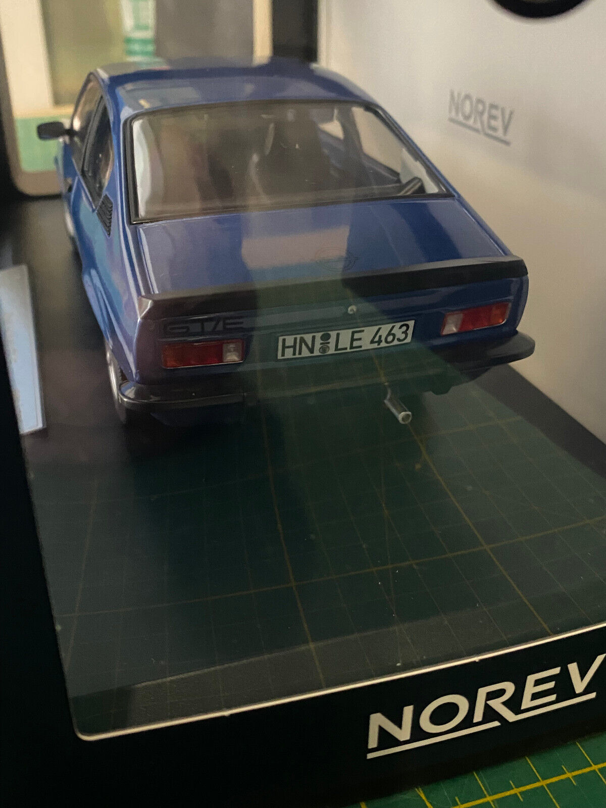 Opel Kadett C GT/E 1977 Blau Metallic ExluWeb #008 von 200 Norev 183652 1:18