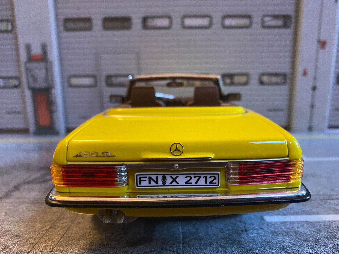 Mercedes Benz 450 SL gelb R107 Umbau auf Euro-Version Einzelstück Code3 (B) 1:18