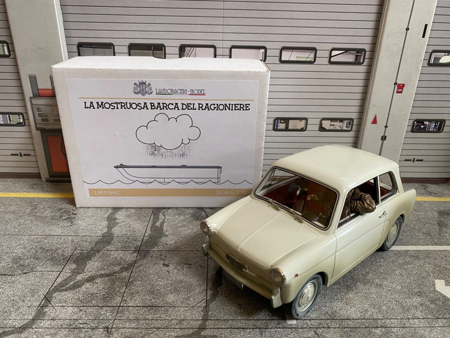 Autobianchi La Bianchina Di Fantozzi + Boot und Wolke LM119A-AC Laudoracing 1:18