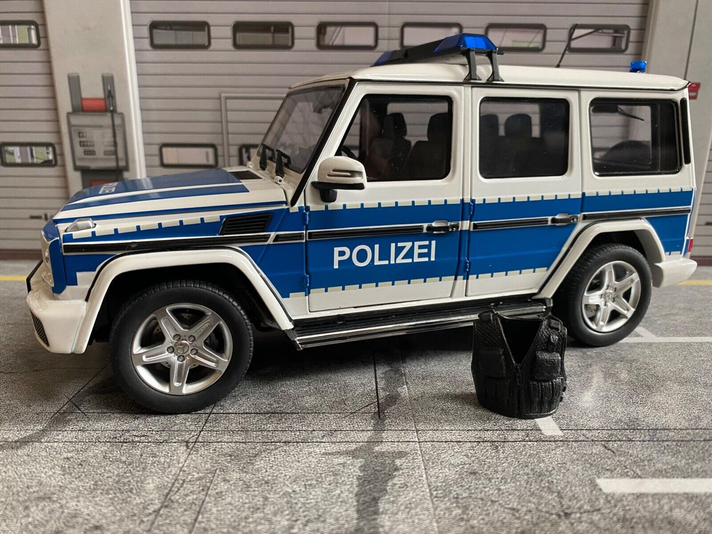 Taktische Weste Polizei Tactical Vest Police Sheriff SWAT Diorama Tuni