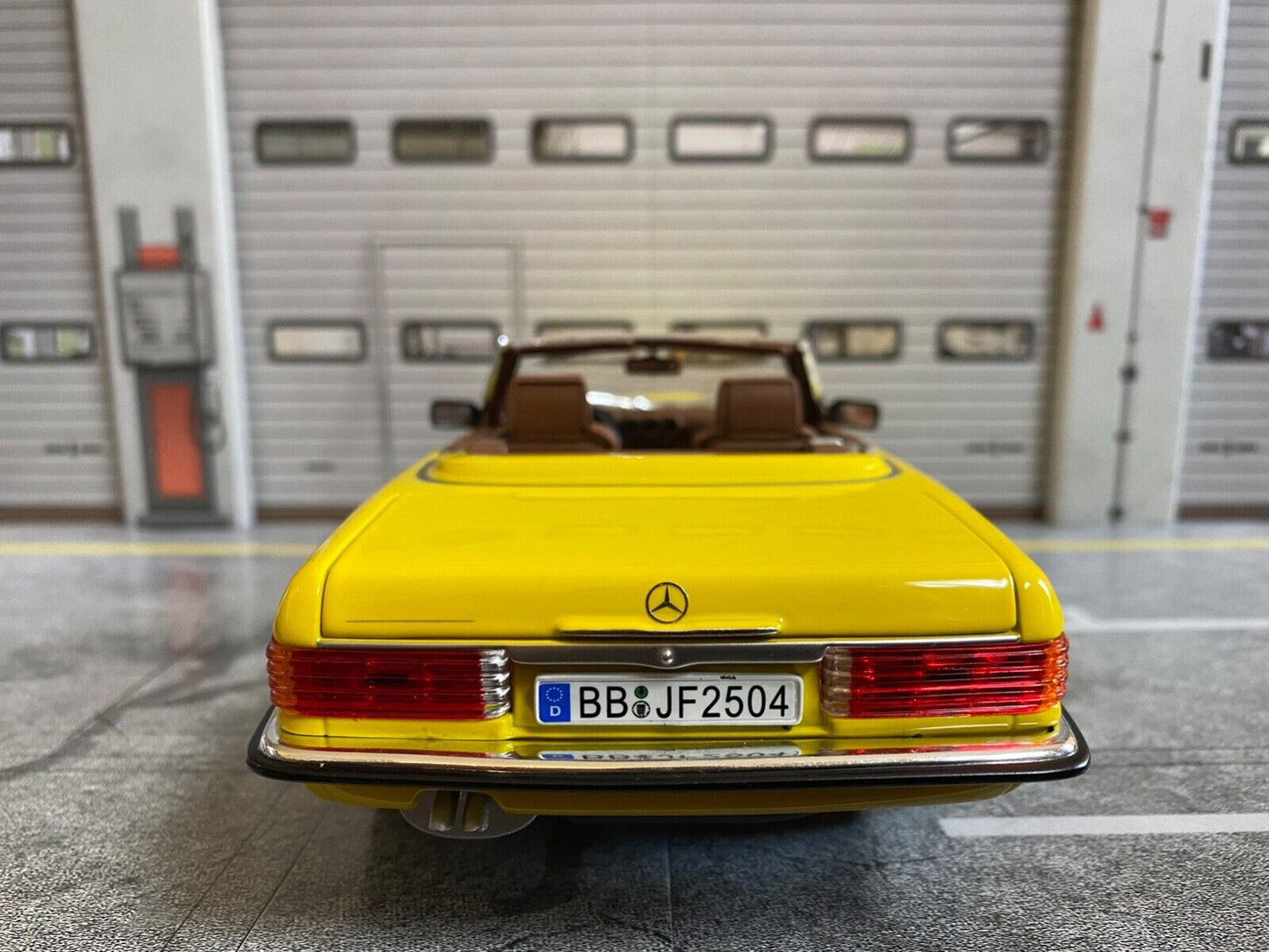 Mercedes Benz 300 SL gelb R107 Umbau auf Euro-Version Einzelstück Code3 (D) 1:18