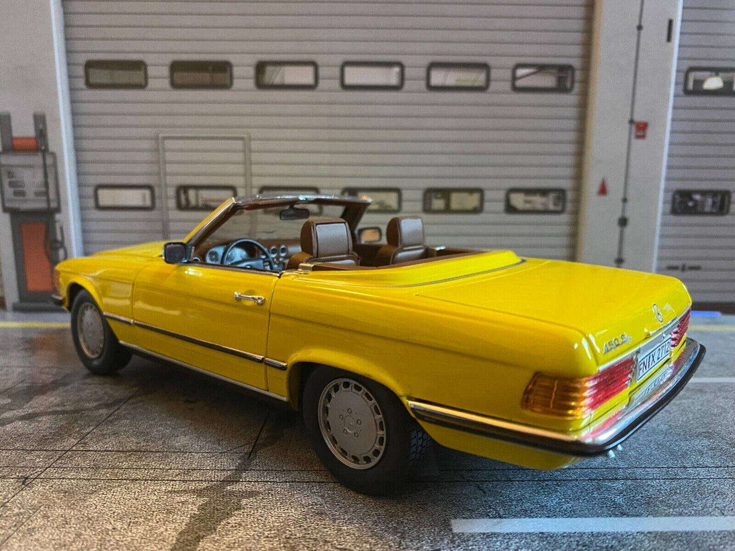 Mercedes Benz 450 SL gelb R107 Umbau auf Euro-Version Einzelstück Code3 (B) 1:18