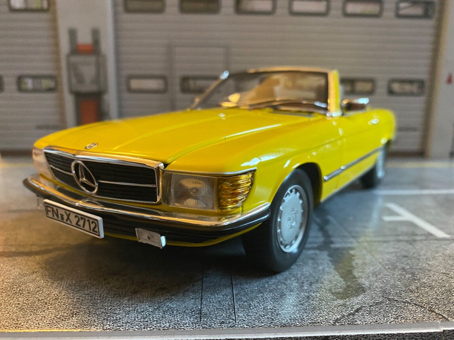 Mercedes Benz 450 SL gelb R107 Umbau auf Euro-Version Einzelstück Code3 (B) 1:18