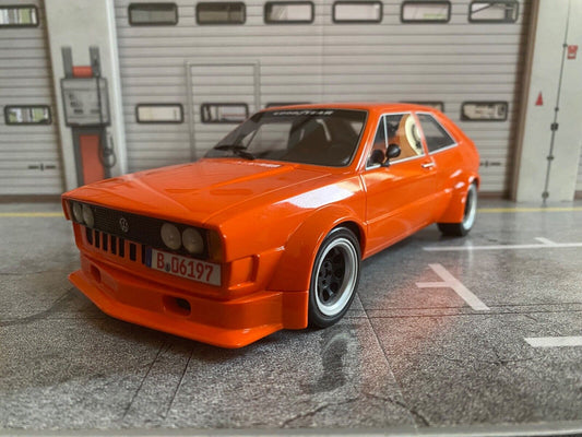 VW Scirocco GT Gr.2 Breitbau Orange mit roter 06er Nummer Tuning Diorama 1:18