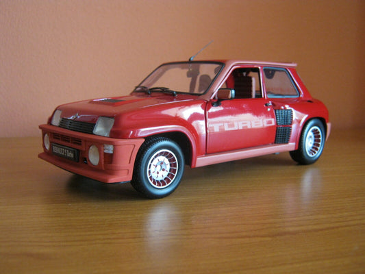Renault 5 Turbo Umbau Modifikation mit Maxi Turbo Frontstoßstange Code 3 1:18
