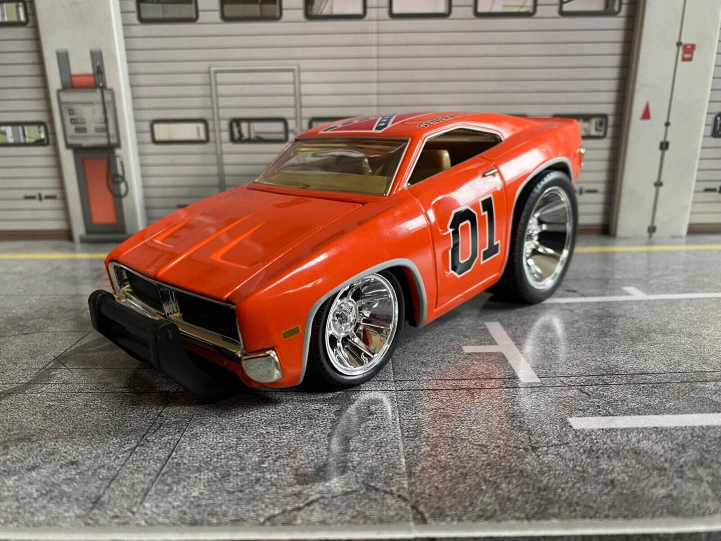 Dodge Charger General Lee The Dukes of Hazzard ERTL Joyride Comic Style 1:24