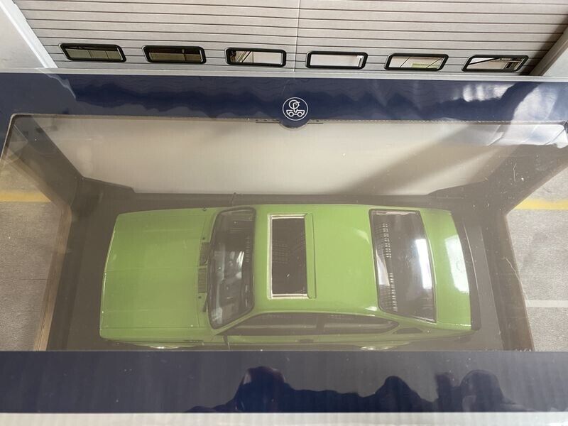 Opel Kadett C Coupe mit Schiebedach GLOW IN THE DARK "1of1" Tuning Umbau 1:18