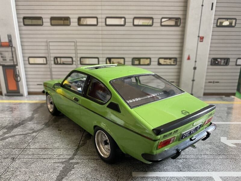 Opel Kadett C Coupe mit Schiebedach GLOW IN THE DARK "1of1" Tuning Umbau 1:18